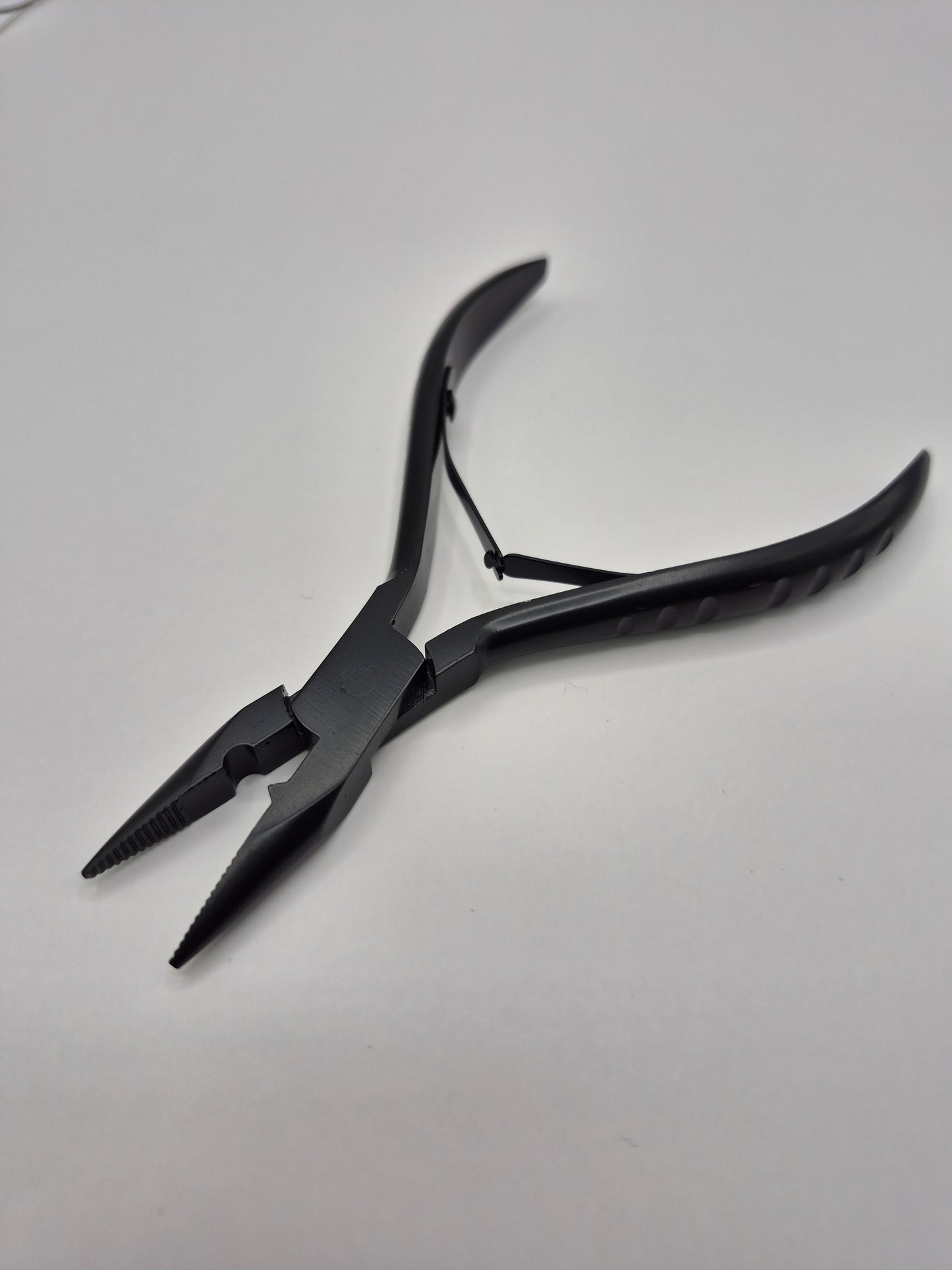 Pliers – professional hair extension tool by Kelly Maxwell Hair Extensions