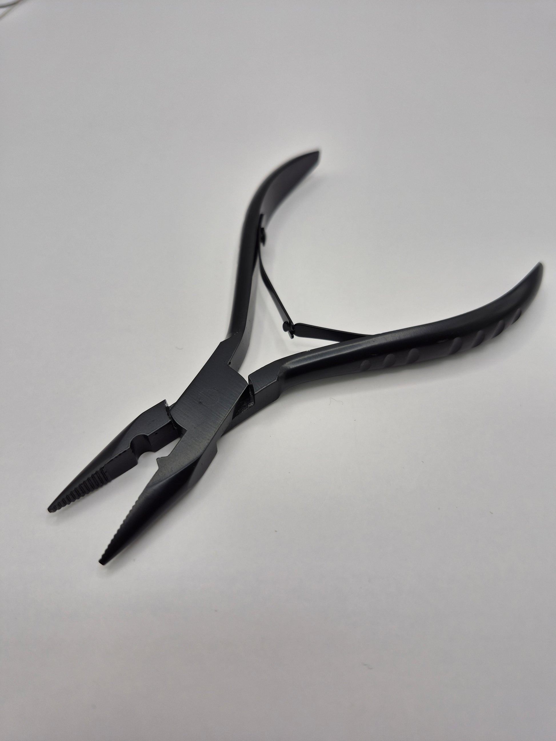 Pliers – professional hair extension tool by Kelly Maxwell Hair Extensions